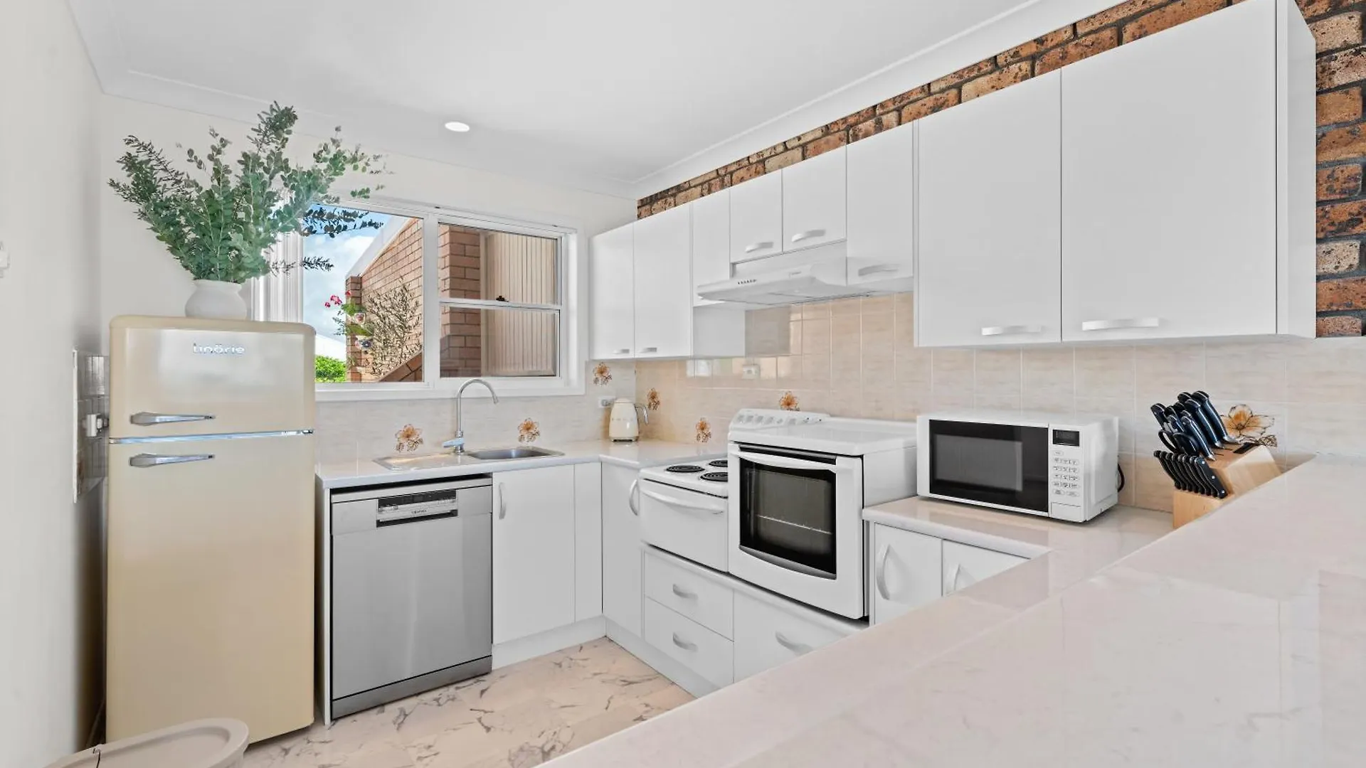 Sun Soaked Apartment Lennox Head